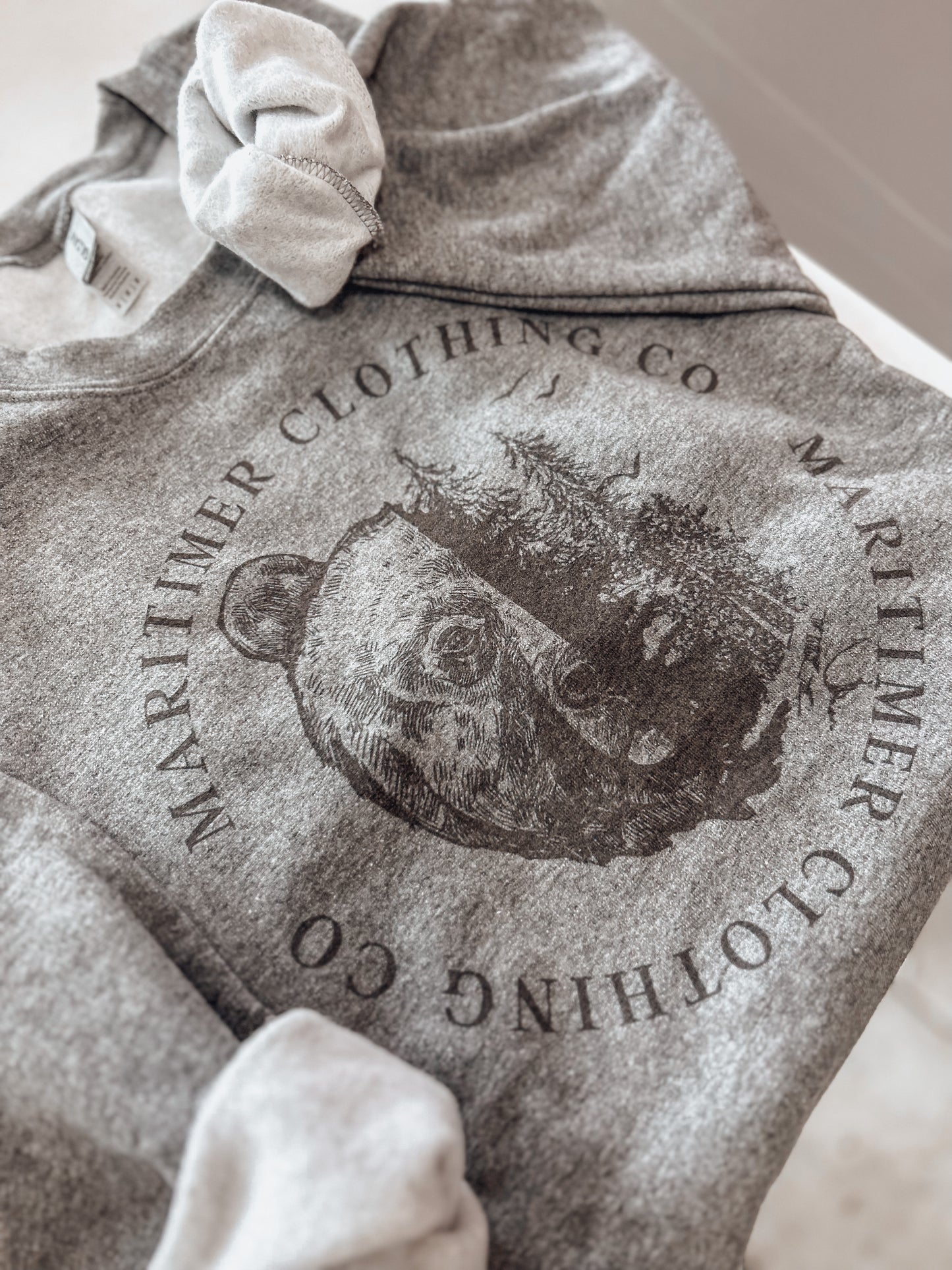 Maritimer Wilderness Dark Vintage Crewneck